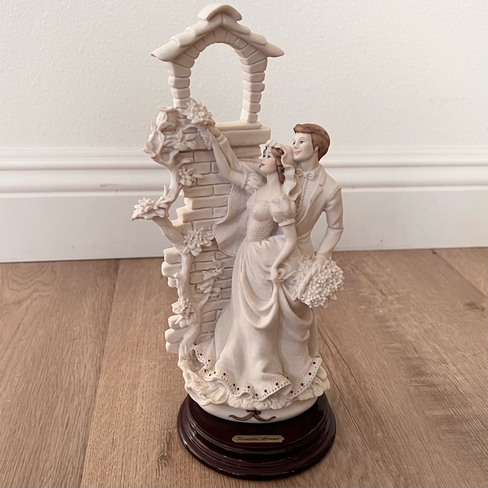 1973 Italy‎ Florence Giuseppe Armani Figurine - Married Couple With Bouquet Mint